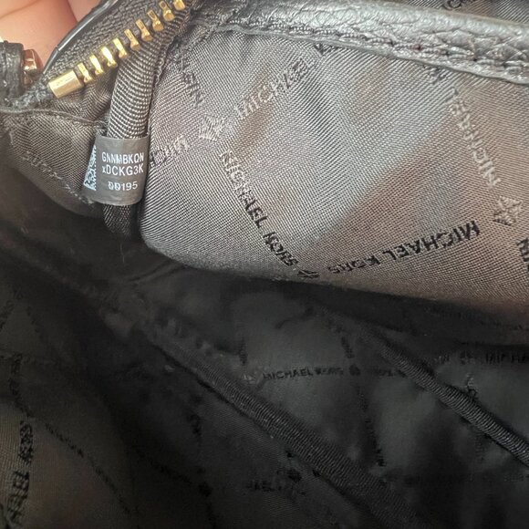 Michael Kors Black Leather Crossbody Camera Bag JetSet - Picture 8 of 8